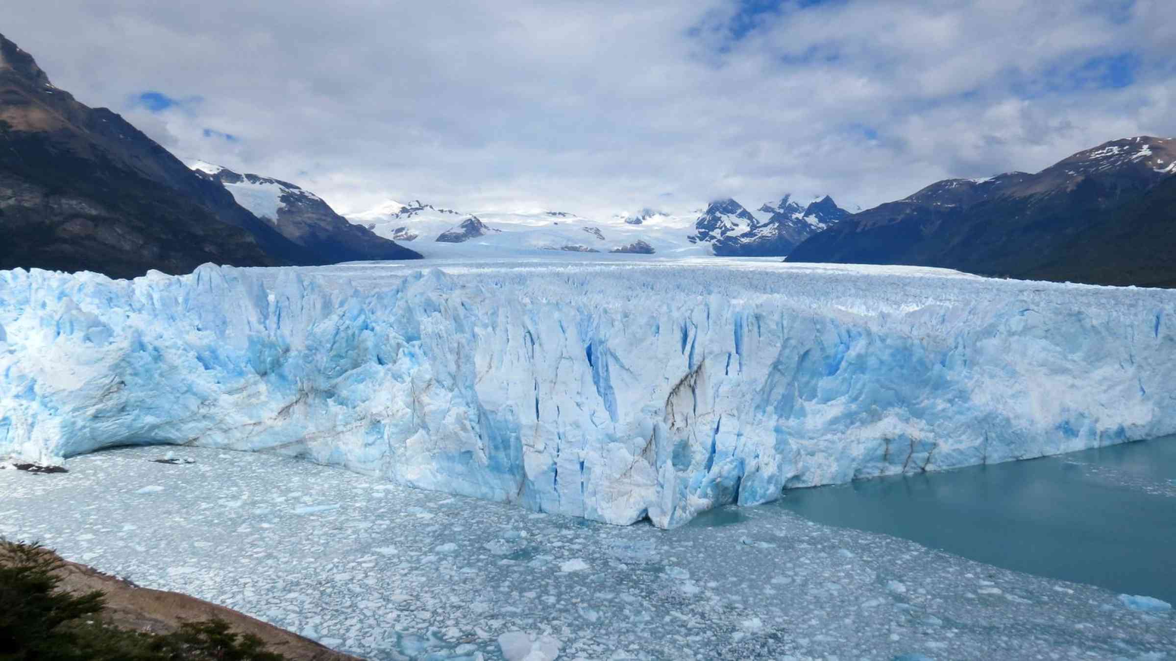 Petito Moreno glacier and lake in Patagonia, Argentina